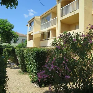 https://les-acanthes-port-frejus.fr-provencehotel.com